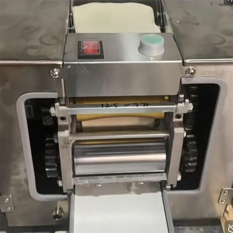 Gyoza Dumpling Maker - 自動餃子皮製造機 サモサ・ギョーザ・ワンタン・春巻きメーカー
